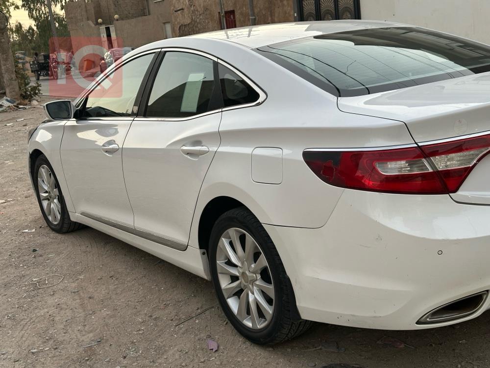 هيونداي أزيرا